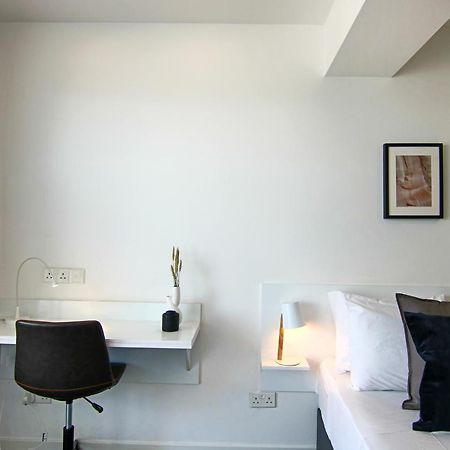 Phaedrus Living: Luxury Suite Nicosia 505 Екстер'єр фото