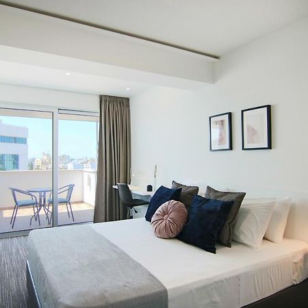 Phaedrus Living: Luxury Suite Nicosia 505 Екстер'єр фото