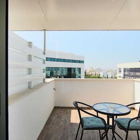 Phaedrus Living: Luxury Suite Nicosia 505 Екстер'єр фото