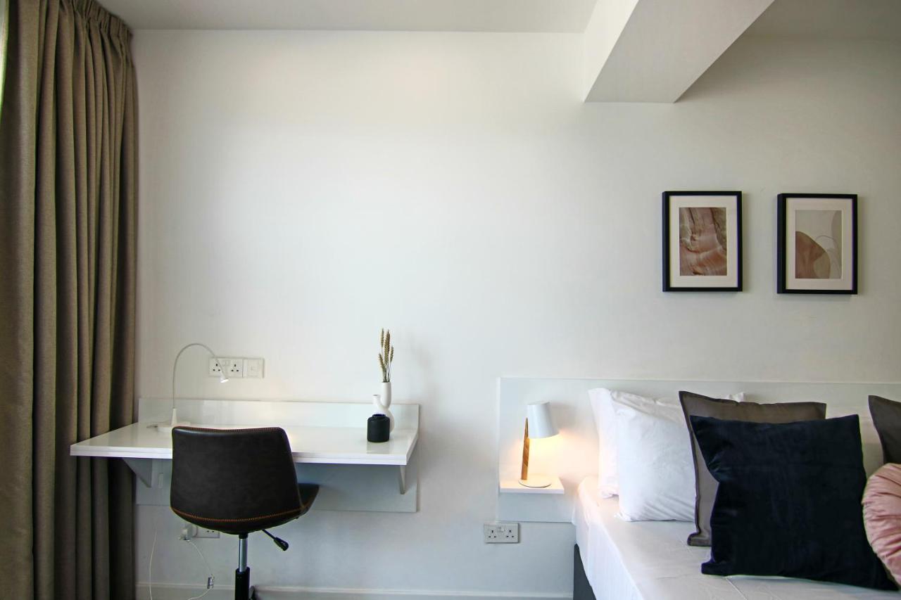 Phaedrus Living: Luxury Suite Nicosia 505 Екстер'єр фото